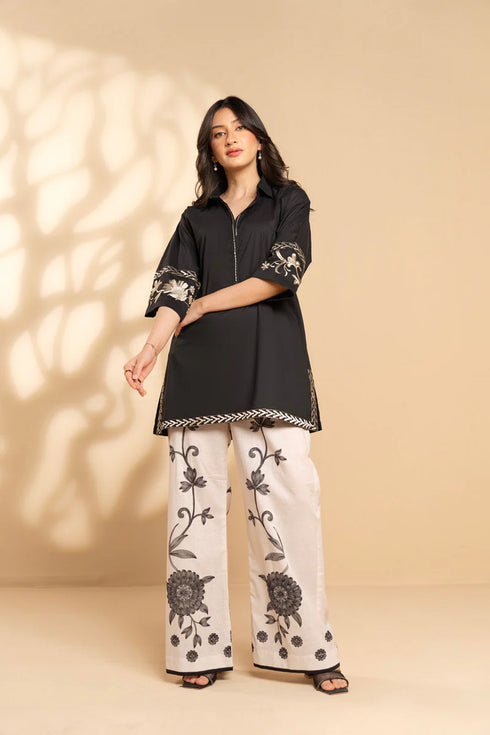Alkaram RTW 2-Pc Stitched Outfit for Women β Cambric Shirt & Culotte | Pakistani Fashion in Dubai"
title="Alkaram RTW 2-Pc Stitched Shirt & Culotte for Women β Cambric Fabric Outfit">