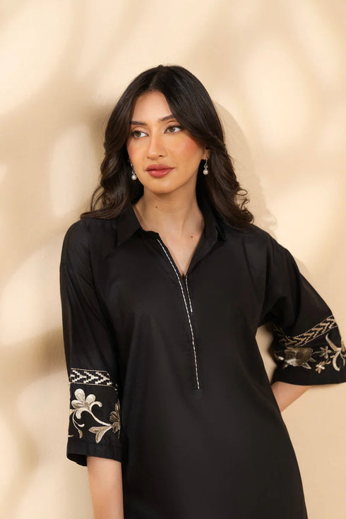 AlKaram Ready-to-Wear 2-Pc Stitched Outfit for Women β Cambric Shirt & Culotte