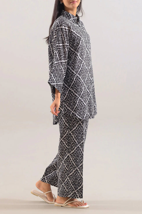 SAYA Chic Black Printed Silk-Touch Lyocell Stitched 2-Piece Suit